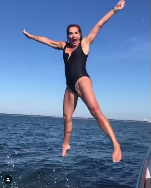 Brooke-Shields-costum-baie