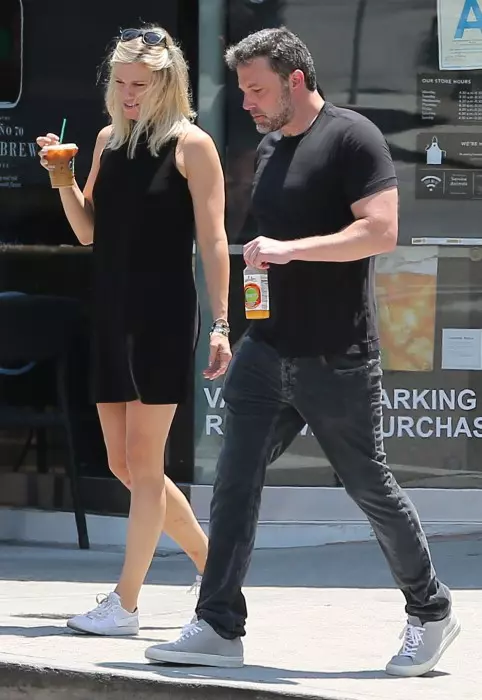 Ben Affleck si noua lui iubita, Lindsay Shookus
