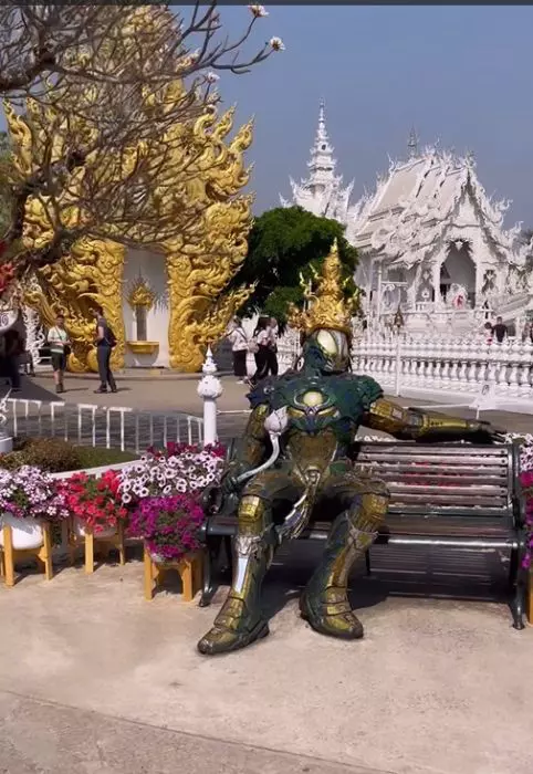 filmari-la-white-temple-asia-express
