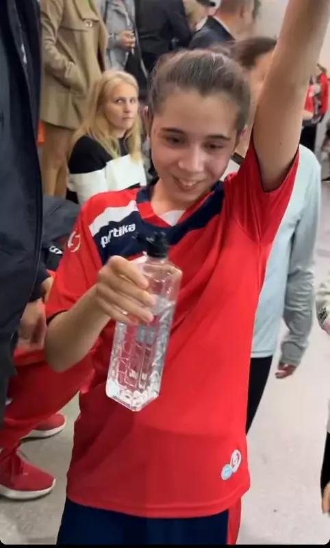 kjbweknawrbmklwerlmnkm