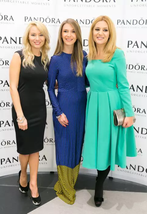 Laura Cosoi, Adela Popescu, Amalia Enache