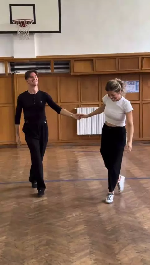 Roxana Hulpe în sala de dans (5)