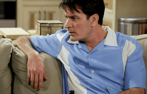 Charlie Sheen vrea să revină în „Doi bărbaţi şi jumătate”