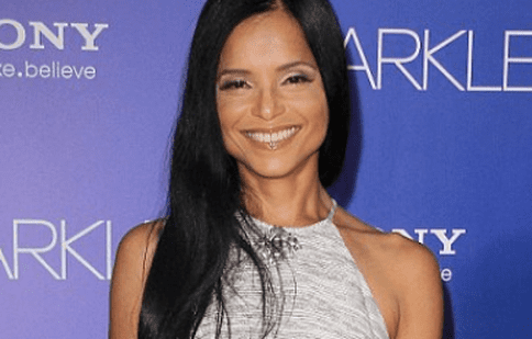 Victoria Rowell („Tânăr şi neliniştit”) dă în judecată serialul pentru rasism