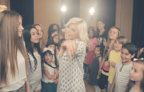 Loredana a lansat single-ul “Super ofertă la vise”