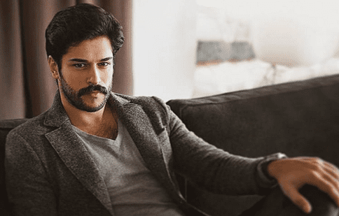 Burak Özçivit, Bali din „Suleyman”, nu are timp de vacanţă