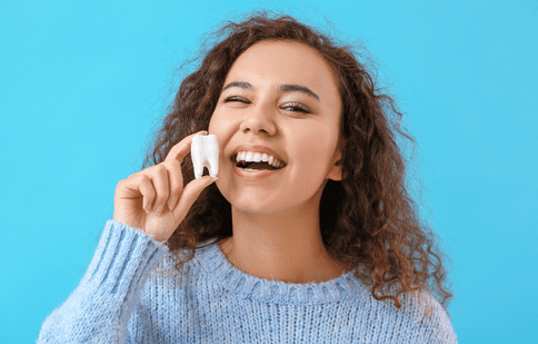 Tot ce trebuie să știi despre implantul dentar