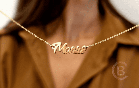 Fascinația bijuteriilor cu nume: Semnificație și modele apreciate