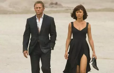 Filme la TV azi, 14 octombrie: „007: Partea lui de consolare”, „Săruturi și focuri de armă”, „Shakespeare îndrăgostit”, „Moulin Rouge!”