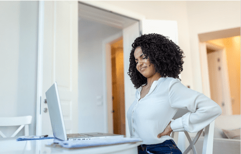Top 3 consecințe ale statului prelungit pe un scaun care nu respectă principiile ergonomiei