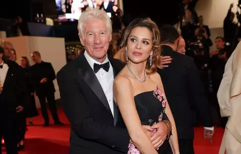 Imagini de colecție cu familia lui Richard Gere. Soția actorului a făcut publice fotografii în care apar cei trei copii: „Cel mai minunat tată”
