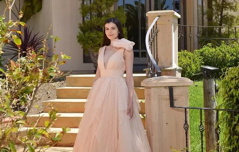 Monica Gabor locuiește într-o vilă de lux din Malibu, înconjurată de palmieri. Imagini spectaculoase din interiorul casei