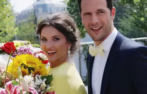 Cum s-au cunoscut Adrian Nartea și soția sa, Alina. Au fost la un pas de despărțire și au cerut ajutorul unui terapeut de cuplu
