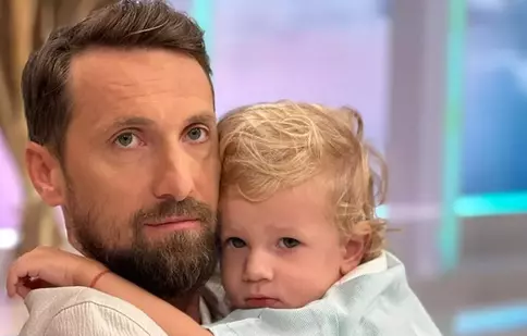 Fiul lui Dani Oțil a împlinit trei ani. Imagini de colecție cu Tiago. Ce urare specială i-a făcut mama sa, Gabriela
