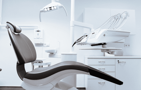 (P) Iată tot ce trebuie să știi despre implantul dentar!