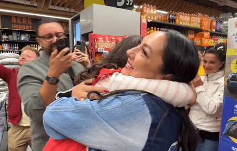 Eva Măruță a încheiat filmările la „Tati part-time”. Ce cadou a primit din partea echipei și cum a reacționat. Andra a plâns