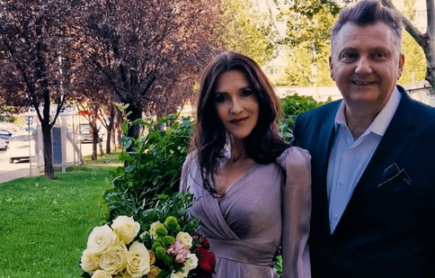 Compozitorul Mihai Alexandru s-a însurat a treia oară, iar tânăra mireasă a fost superbă. Ce invitați celebri au avut la nuntă