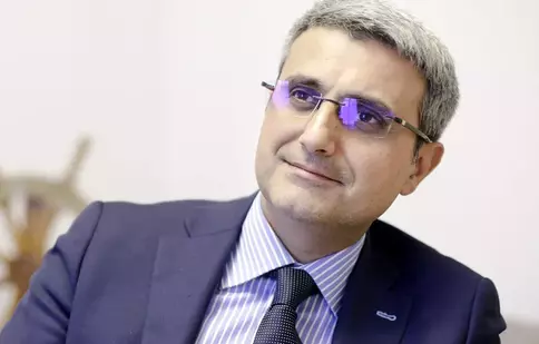 Un nou canal de televiziune își face debutul în România. Robert Turcescu va avea propria emisiune