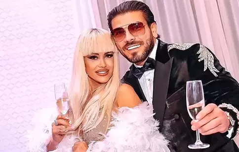 Anda Adam și Yosif Mohaci s-au căsătorit. Artista a purtat o rochie spectaculoasă și a petrecut în club până în zori alături de invitați