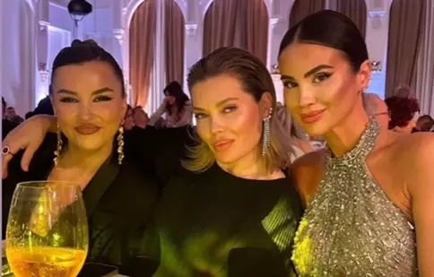 Gina Pistol a făcut spectacol la nunta Monicăi Bîrlădeanu. Prezentatoarea i-a surprins pe toți cu vocea sa