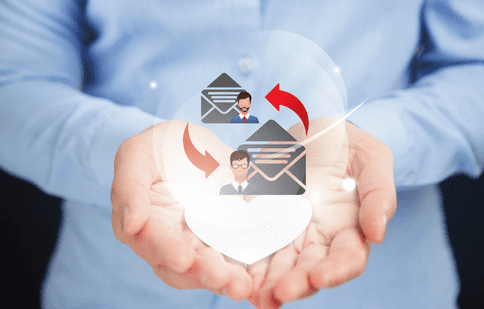 Relațiile interumane și comunicarea scrisă pe email sau prin corespondență fizică: care este mai personală?