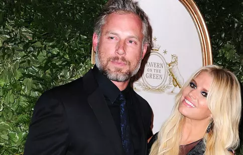 Jessica Simpson și soțul ei, Eric Johnson, au divorțat după zece ani de căsătorie. Cei doi au trei copii împreună