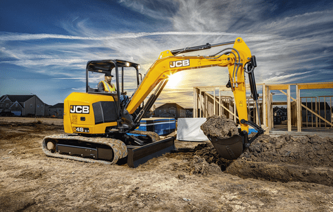 5 criterii după care să alegi cel mai bun miniexcavator