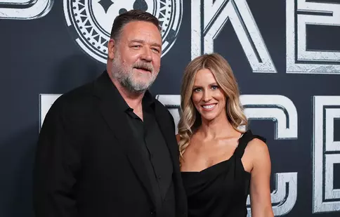 Russell Crowe, planuri de nuntă cu iubita cu 27 de ani mai tânără. Britney Theriot, alături de actor la Malta