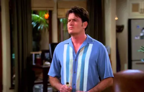 Cine îl va înlocui pe Charlie Sheen în serialul „Doi bărbaţi şi jumătate”?