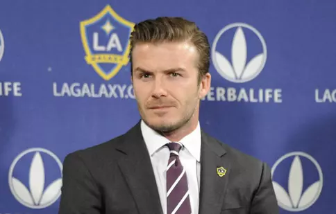 David Beckham a pus ochii pe maşina lui James Bond