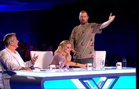 Cheloo a fost scos din minţi de un concurent X Factor