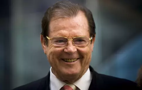 Roger Moore a fost un… cartofor înrăit