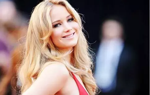 Jennifer Lawrence se simte ca o femeie bătrână