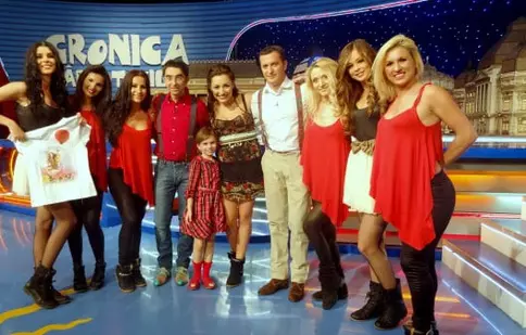 Andra cântă diseară la “Cronica Cârcotaşilor”