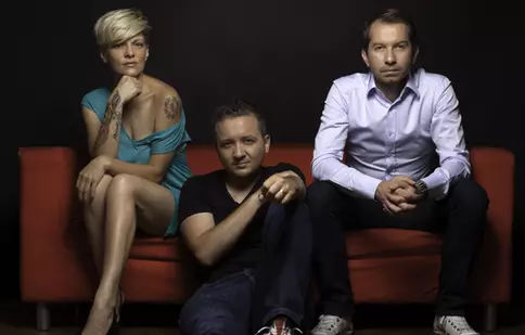HI-Q lansează piesa „Poate m-ai iubit”, diseară, „În Ţara Minunilor”