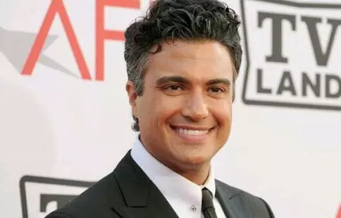 Jaime Camil se pregăteşte de nuntă
