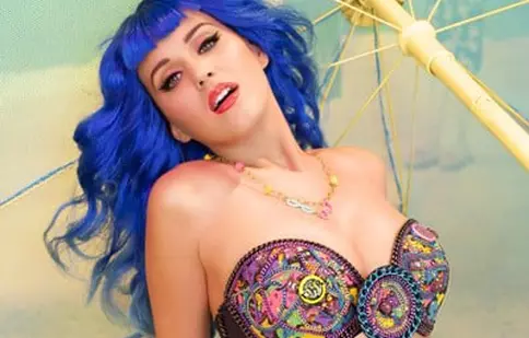 Katy Perry este cântăreaţa plătită cel mai bine din 2015