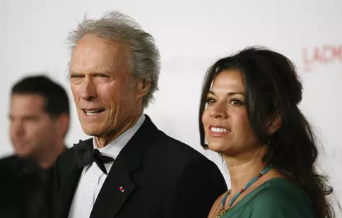 Viitoarea fostă soţie a lui Clint Eastwood încă îl iubeşte