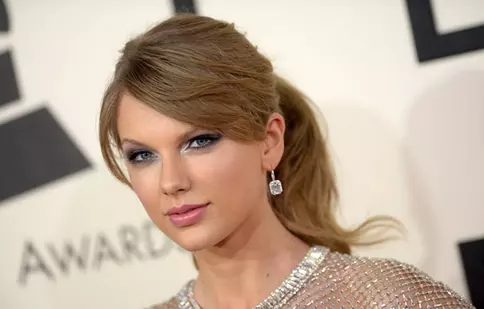 Taylor Swift: Succesul nu a lăsat-o fără prieteni