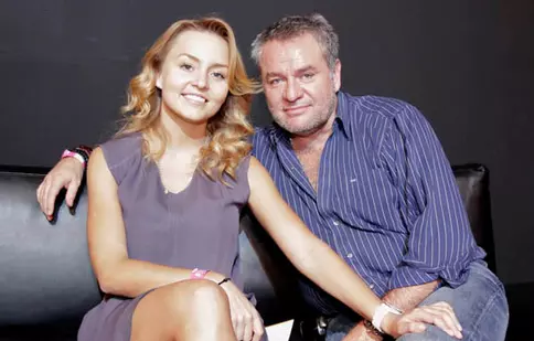 Angelique Boyer e răsfăţată de iubitul ei, José Alberto Castro
