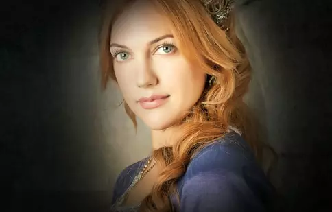 Meryem Uzerli n-are noroc şi pace