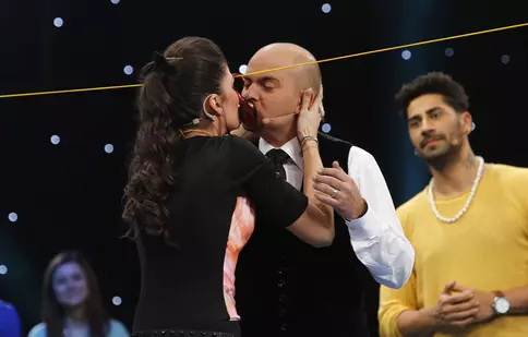 Alina Pușcaș și Cosmin Seleși, moment romantic la “Totul e permis”