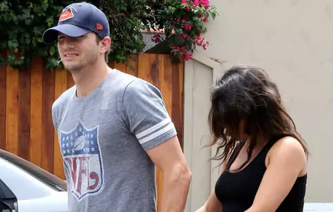 Ashton Kutcher nu se desparte de Mila Kunis