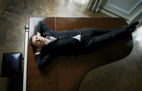 Pianistul Sergiu Tuhuțiu şi dirijorul Gabriel Bebeșelea, pe scena Sălii Radio  