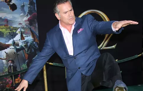 Bruce Campbell revine într-un serial inspirat de „Evil Dead” (1981)