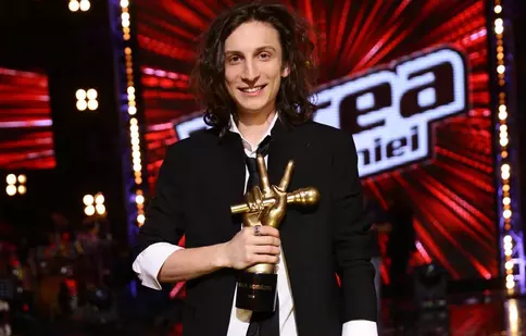 Tiberiu Albu este câștigătorul marelui trofeu al show-ului „Vocea României”