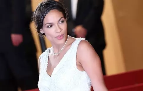 Rosario Dawson a adoptat o fetiţă de 12 ani