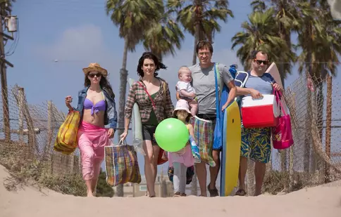 „Sub același acoperiș”, un nou serial original HBO, are premiera astăzi
