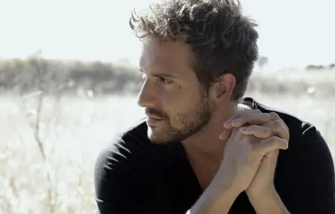 Cântăreţul spaniol Pablo Alboran cântă, astăzi, la Bucureşti