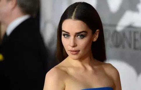 Interviu EXCLUSIV: De vorbă cu Emilia Clarke din „Urzeala tronurilor”